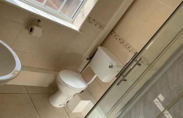 Rain Hill Cottage - Sleeps 4 Parking & Pets Ok - Foto 21