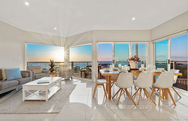 Clifftop Family Retreat With Views Pool - Foto 5