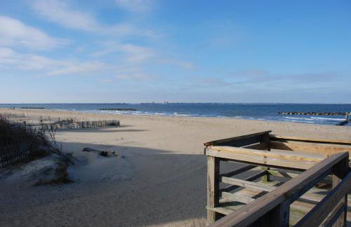 Historic Beach Side Getaway - Pet friendly, WiFi cottage - Foto 33