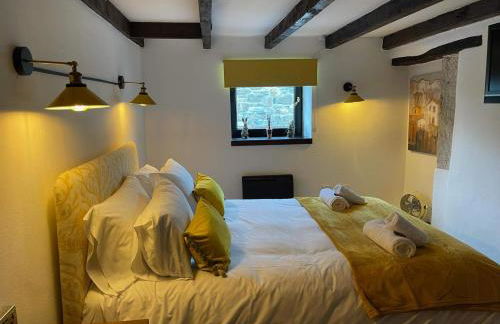 Stunning 4 Bed Pet Friendly Cottage with Hot Tub - Foto 20