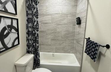Spacious 3 bedroom 2 bath home in Downtown - Foto 18