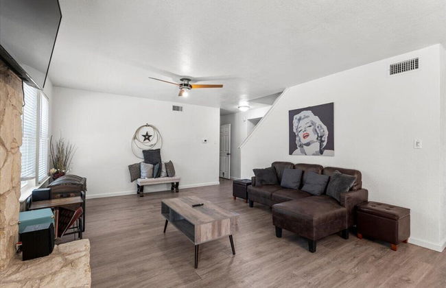 Oasis w Huge Pool & BBQ Patio - Photo 21