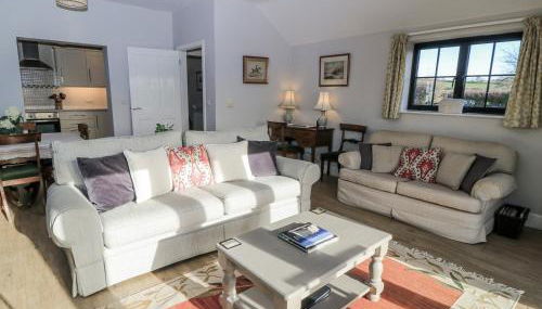 Keepers Cottage - Photo 2