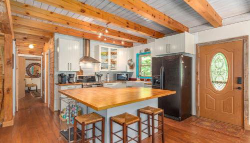 Secluded Cabin with Quality Furnishing and Hot Tub - Foto 4, pet friendly