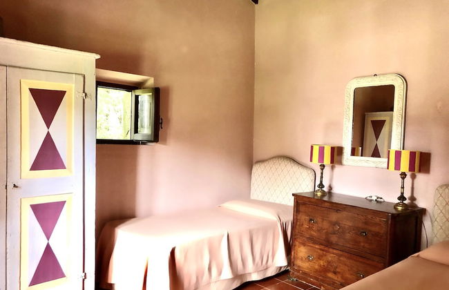 Cottage With Swimming Pool - Photo 4