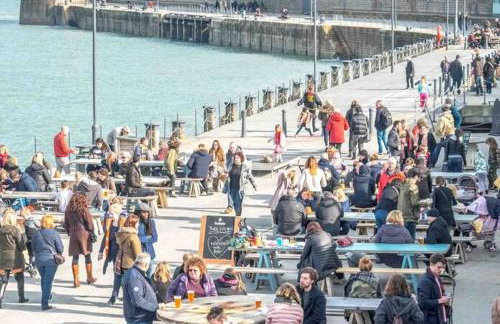 Cosy Cabin, hidden from the main house - Sleeps 2 - EV - Foto 51