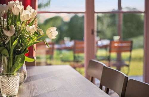 GUT KLETKAMP "Mühlenhof 4" - Ruhige Ferienwohnung mit 3 Schlafzimmern I Terrasse mit See- & Naturblick I Gemeinschaftsgarten I 15 Min zur Ostsee I Küche I Parkplatz I Waschmaschine I WLAN - Foto 25