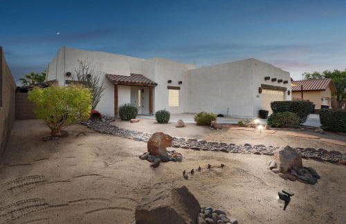 Beautiful Desert Oasis Villa with Pool - Foto 1