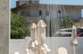 FOS Luxury Suites - Photo 30