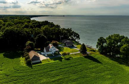 Cozy Lakefront Cottage - Foto 25