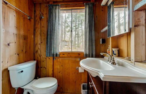 2BR Lakefront Cabin with Fireplace, Lake Views, Dock - Foto 19