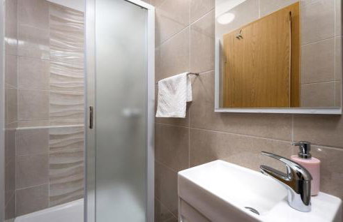 3 Bedroom Nice Home In Kapovci - Foto 32