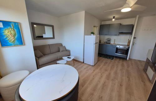 City center apartment with sea view - Foto 1