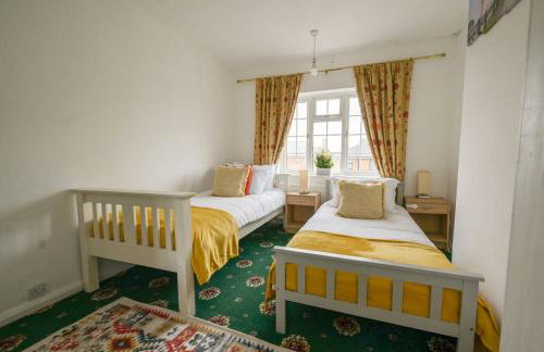 Cosy Inn near Luton Station, Mall and Luton Airport 10 Min - Foto 16