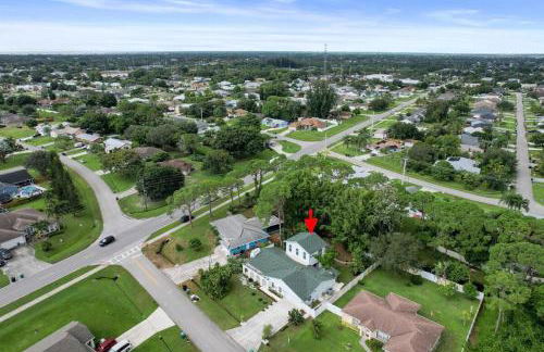 Chic 4BR Home Hot Tub Game Room - Foto 5