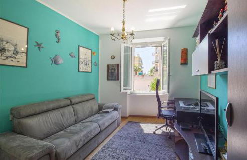 3 Bedroom Amazing Apartment In Genova - Foto 2