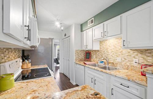 Townhome - Convenient Location - Foto 24