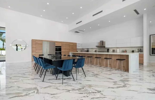 Sleeps 20 7-bedroom Villa w/ Pool, Putting Green & Hot Tub Bravo Villa #11 by Avantstay - Foto 27