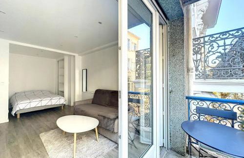 Superbe appartement avec terrasse centre-ville et plage à 5 min - Photo 4