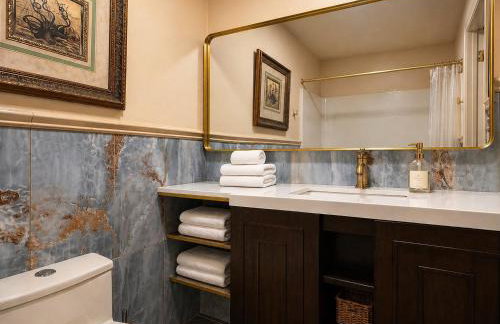 Romantic Nautical Stay in Downtown Wilmington, Cape Fear Inspired, Walkable & Pet-Friendly - Foto 15