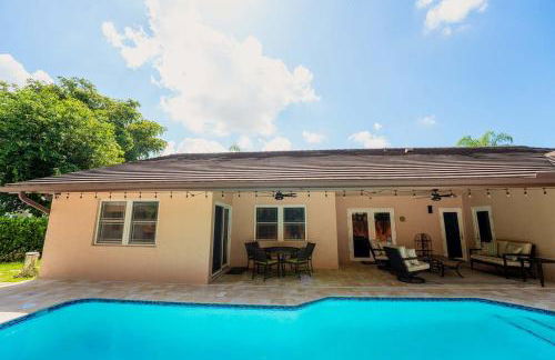 Poolside Miami Paradise with BBQ & Outdoor Lounge - Foto 7