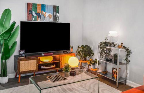 Stylish MCM Home by Frost Center - Foto 34