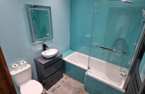 Two Bedroomed Loft Apartment - The Old Drill Hall Ryde - Photo 7