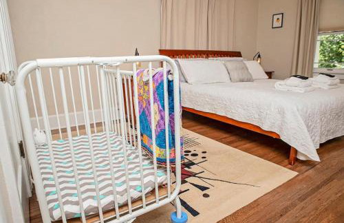 The Cherry St House|Dog Friendly |Sleeps 10 |Near MSU - Foto 26