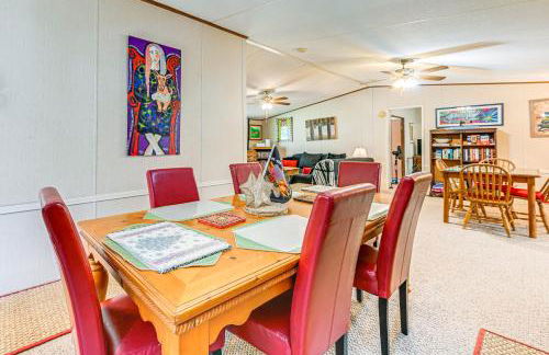 Fire Pit and Decks Creekside Cabin in Robbinsville - Foto 8