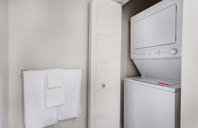 Corporate Stays L'Equinox Apartments - Photo 10