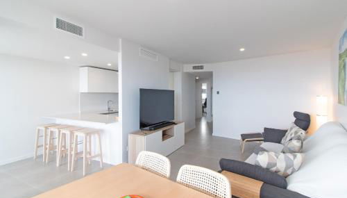 Global Properties, Apartamento con vistas al mar, 2 terrazas y piscina en Canet d'en Berenguer - Photo 3