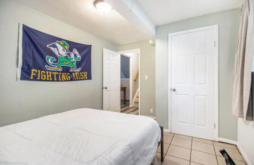 Notre Dame Get Away 4-Bdm 2-mile from Campus BBQ - Foto 21