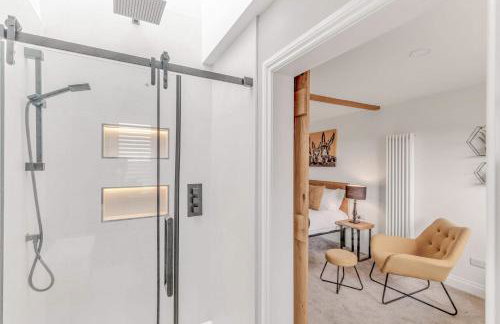 Grafton Fields near Silverstone - Photo 20