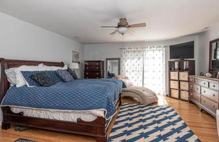 Spacious home with private pool, dock access, and scenic views - Foto 18