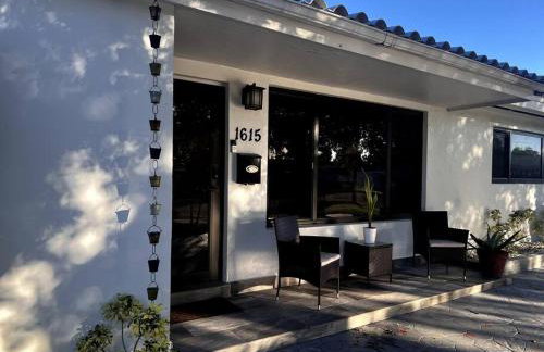 Luxurious Westchester Home Near Miami Clinics - Photo 17