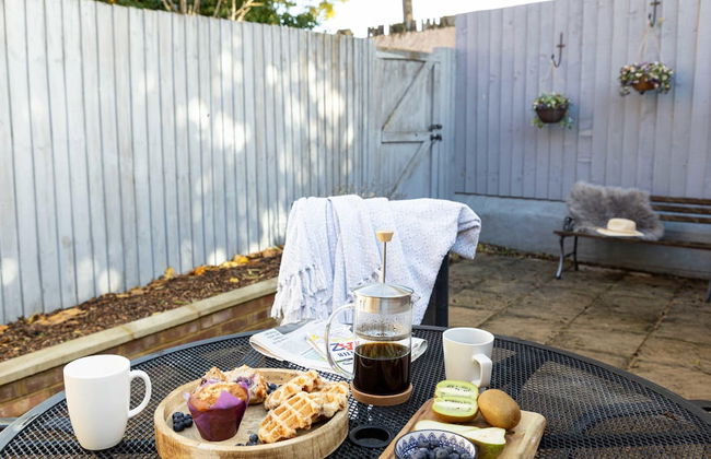 Chandlers Walk Modern Comfy Family Home in Exeter - Photo 40