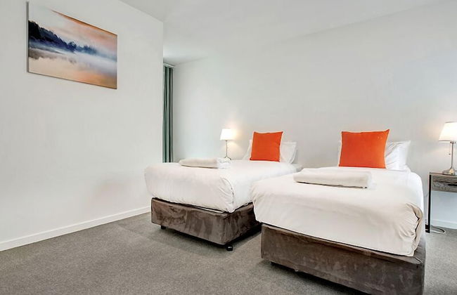 Roden Residences - Photo 4