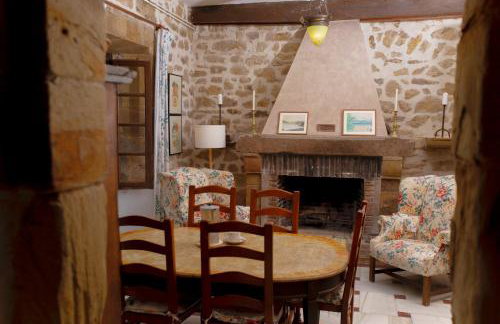 Palacio de Hualle - Photo 19