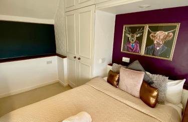 Farmhouse Retreat with Hot Tub, Pool, Horses, Games Room, Free Car Park, Only 45 min from Oxford Circus - Foto 46