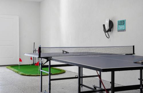 New Listing Discounts! Canal Home-Heated Pool, Game Room, Tesla Charger, & More - Foto 5