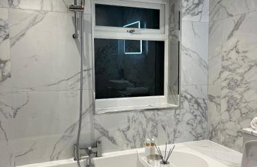 Entire House - Near Etihad stadium and Central Manchester - Foto 12