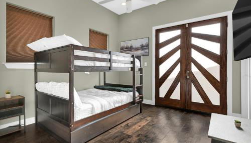 Relax in HTX POOL,15ppl,4br,4b - Foto 3