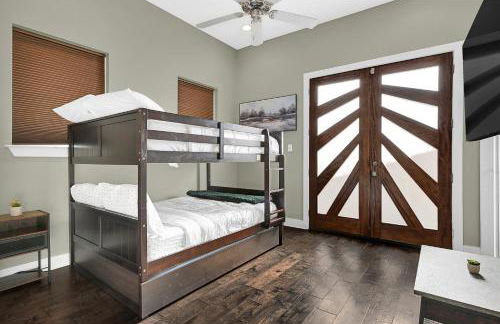 Relax in HTX POOL,15ppl,4br,4b - Foto 3