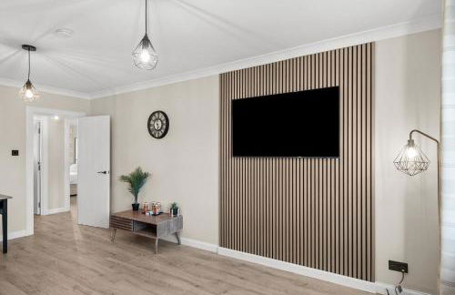 Riverside Rest 2 - 2 Bath, 2 Bedroom Apartment - Free Onsite Parking - Photo 32