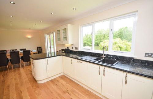 The Willows Wroxham - Photo 8