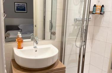 Cannes Old Port, SEAFRONT & SEAVIEWS new reversible air conditioning - Photo 13