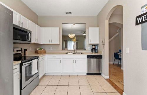 Elegant 3 BDR Townhome in Desirable Regal Palms - Foto 21