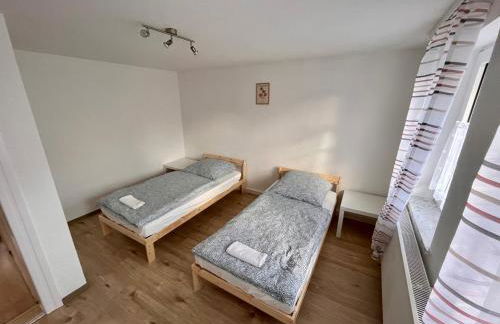 Monteurunterkunft Simmershausen bei Kassel Einzelbetten, Parken, Waschen, Wifi - Foto 7