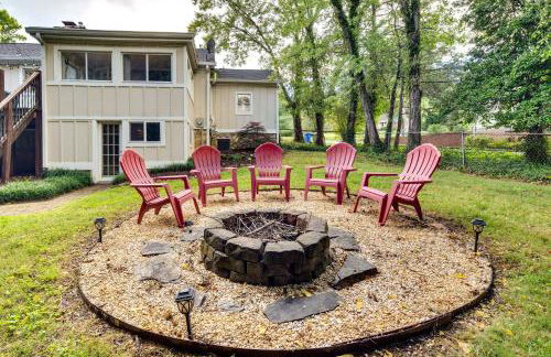Hendersonville Haven with Fire Pit, Grill, Deck! - Foto 29