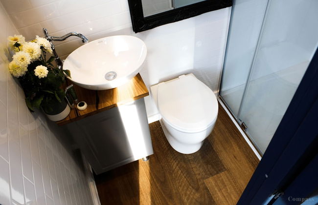 Compass Hut - Photo 38